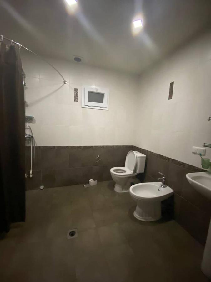 Hero Hostel เยเรวาน ภายนอก รูปภาพ